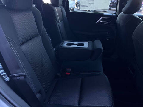 2026 Mitsubishi Outlander ES