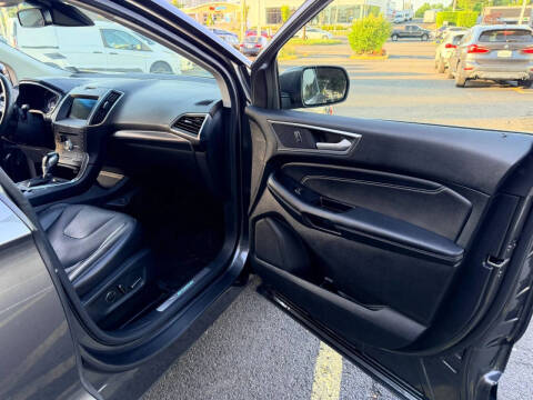2017 Ford Edge Titanium