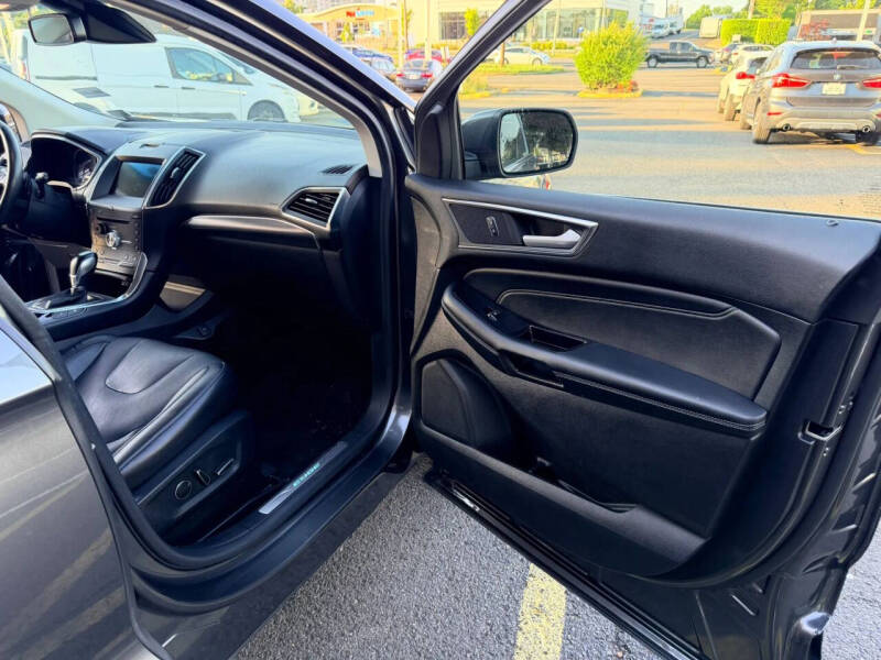 2017 Ford Edge Titanium
