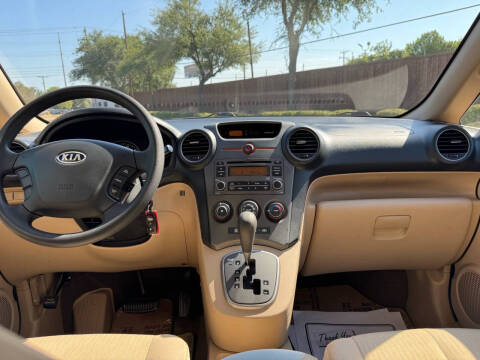 2008 Kia Rondo LX