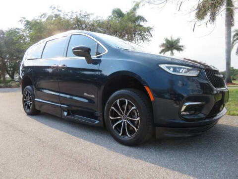 2023 Chrysler Pacifica Touring L