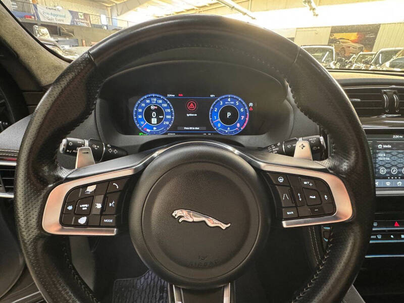 2020 Jaguar F-PACE SVR