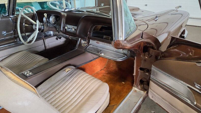 1960 Ford Thunderbird