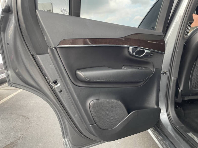 2019 Volvo XC90 T5 Momentum
