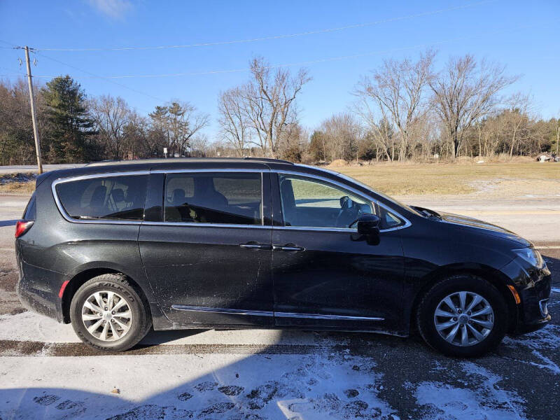 2017 Chrysler Pacifica Touring-L