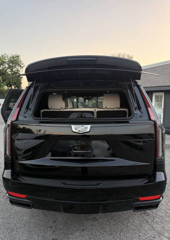 2023 Cadillac Escalade Sport