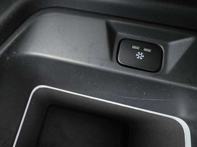 2023 Land Rover Defender 110 X-Dynamic SE