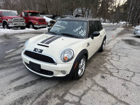 2008 MINI Cooper for sale at JR's Auto Connection in Hudson NH