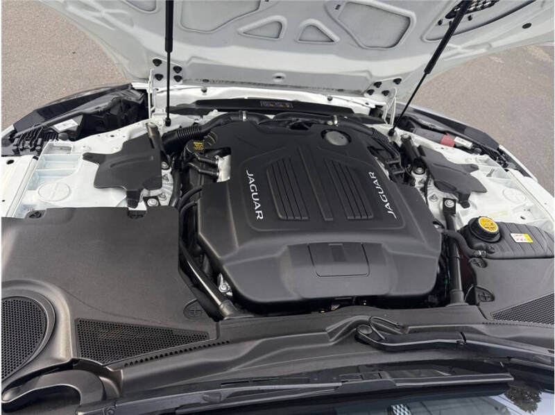 2020 Jaguar F-TYPE R