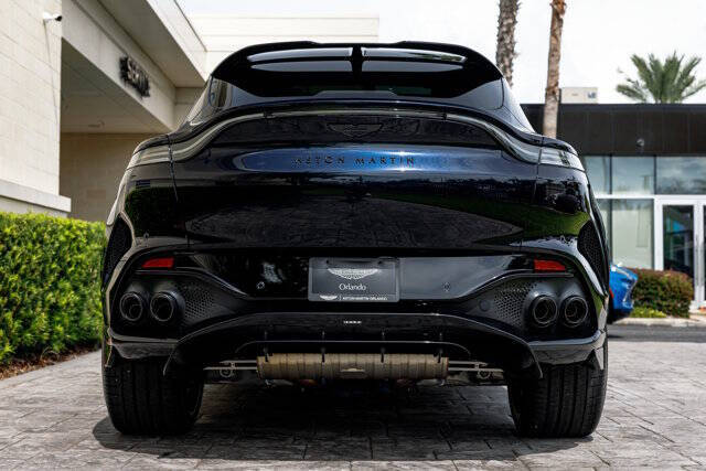 2025 Aston Martin DBX 707