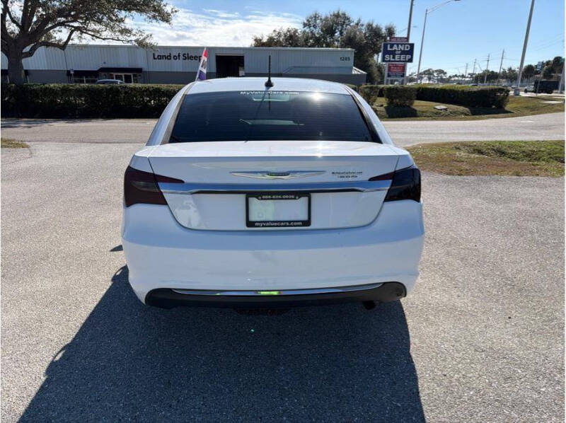 2013 Chrysler 200 LX