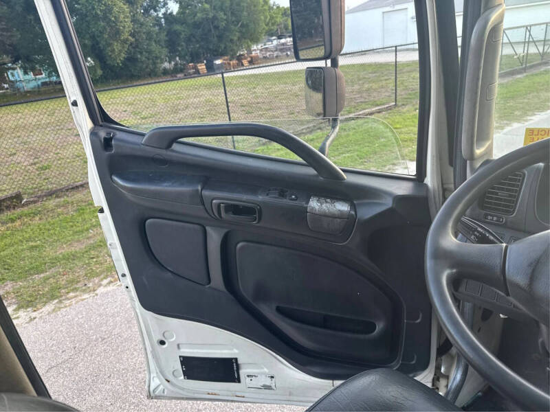 2013 Hino 268