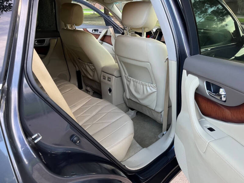 2011 Infiniti FX35