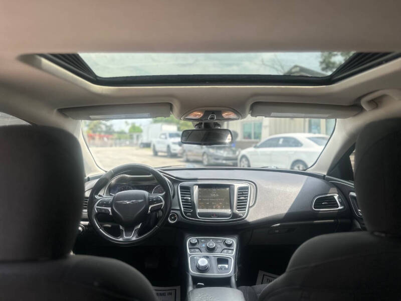 2016 Chrysler 200 Limited