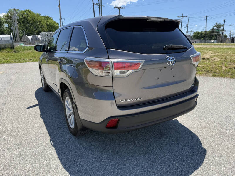 2016 Toyota Highlander LE