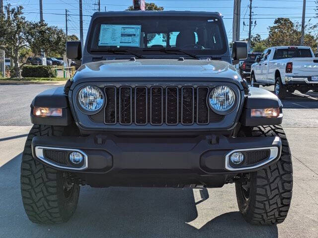 2026 Jeep Gladiator Sport