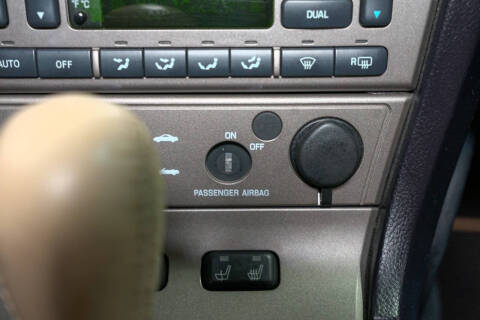 2005 Ford Thunderbird Deluxe