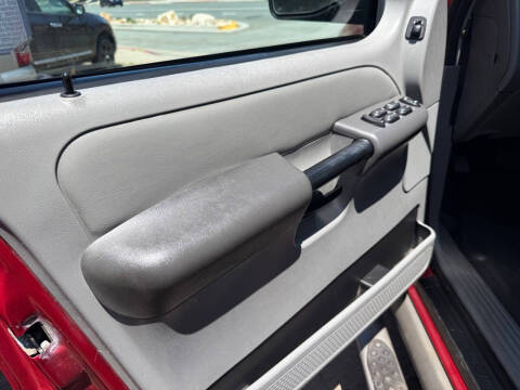 2003 Ford Explorer Sport Trac XLT