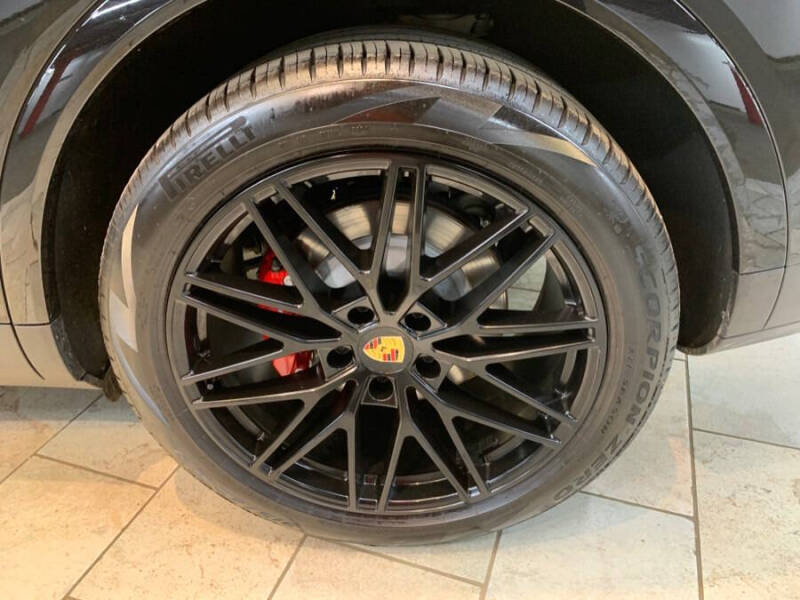 2024 Porsche Cayenne S