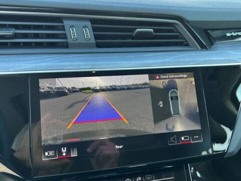 2024 Audi Q8 e-tron quattro Premium Plus