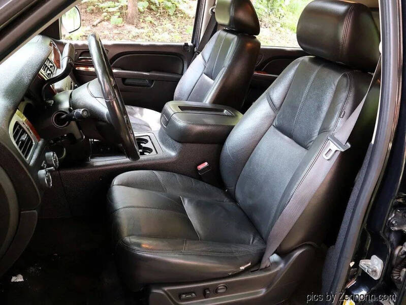 2011 GMC Yukon XL SLT