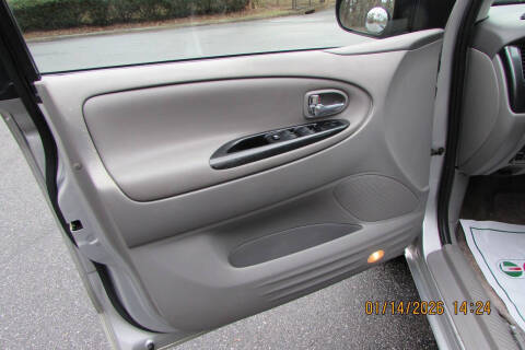 2003 Mazda MPV ES