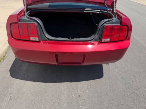 2007 Ford Mustang V6 Deluxe