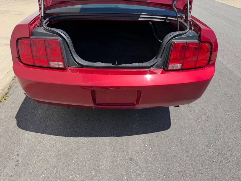 2007 Ford Mustang V6 Deluxe