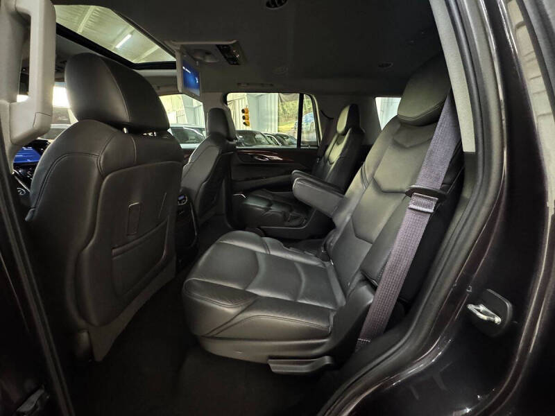 2017 Cadillac Escalade Luxury