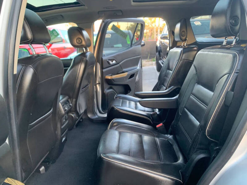 2017 GMC Acadia Denali
