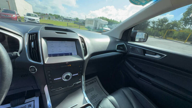 2020 Ford Edge Titanium