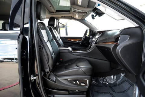 2019 Cadillac Escalade Luxury