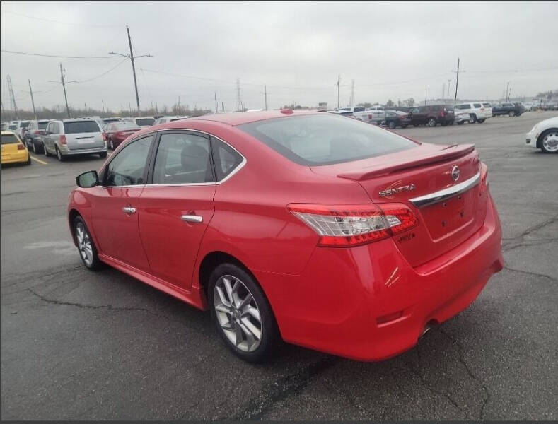 2015 Nissan Sentra SR photo 3