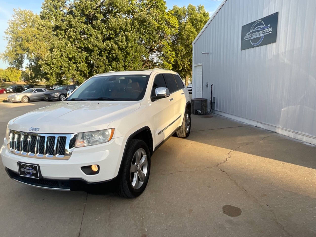 2012 Jeep Grand Cherokee for sale at Auto Connection in Waterloo, IA