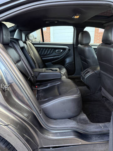 2018 Ford Taurus SEL