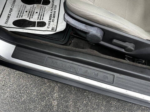 2012 Ford Mustang V6