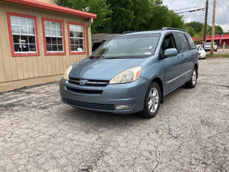 2005 Toyota Sienna for sale at Used Car City in Tulsa OK