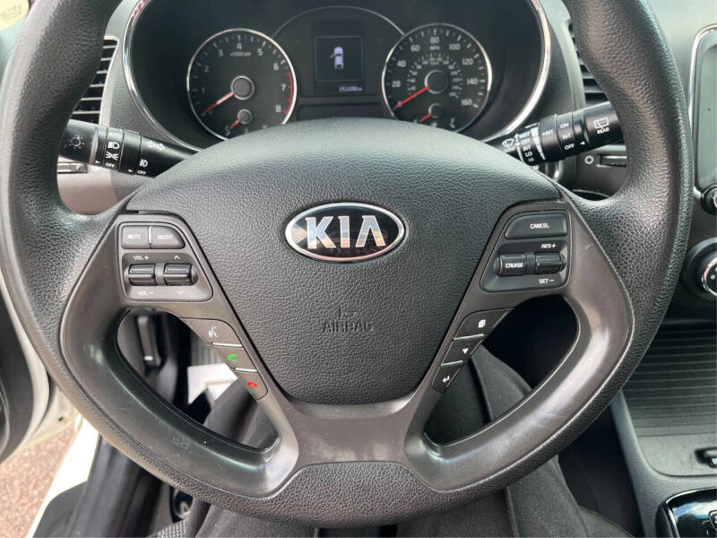 2017 Kia Forte5 LX