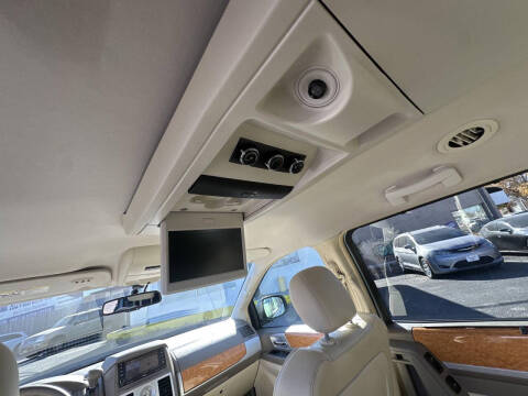 2010 Chrysler Town and Country Limited