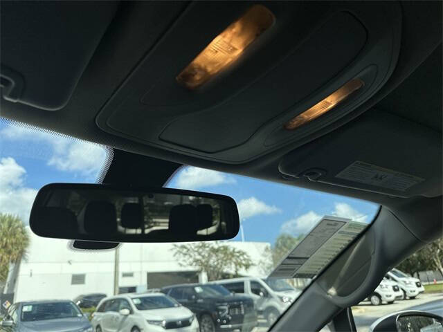 2021 Chrysler Voyager L