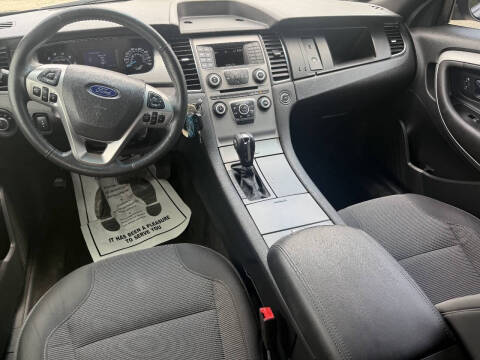 2016 Ford Taurus SEL