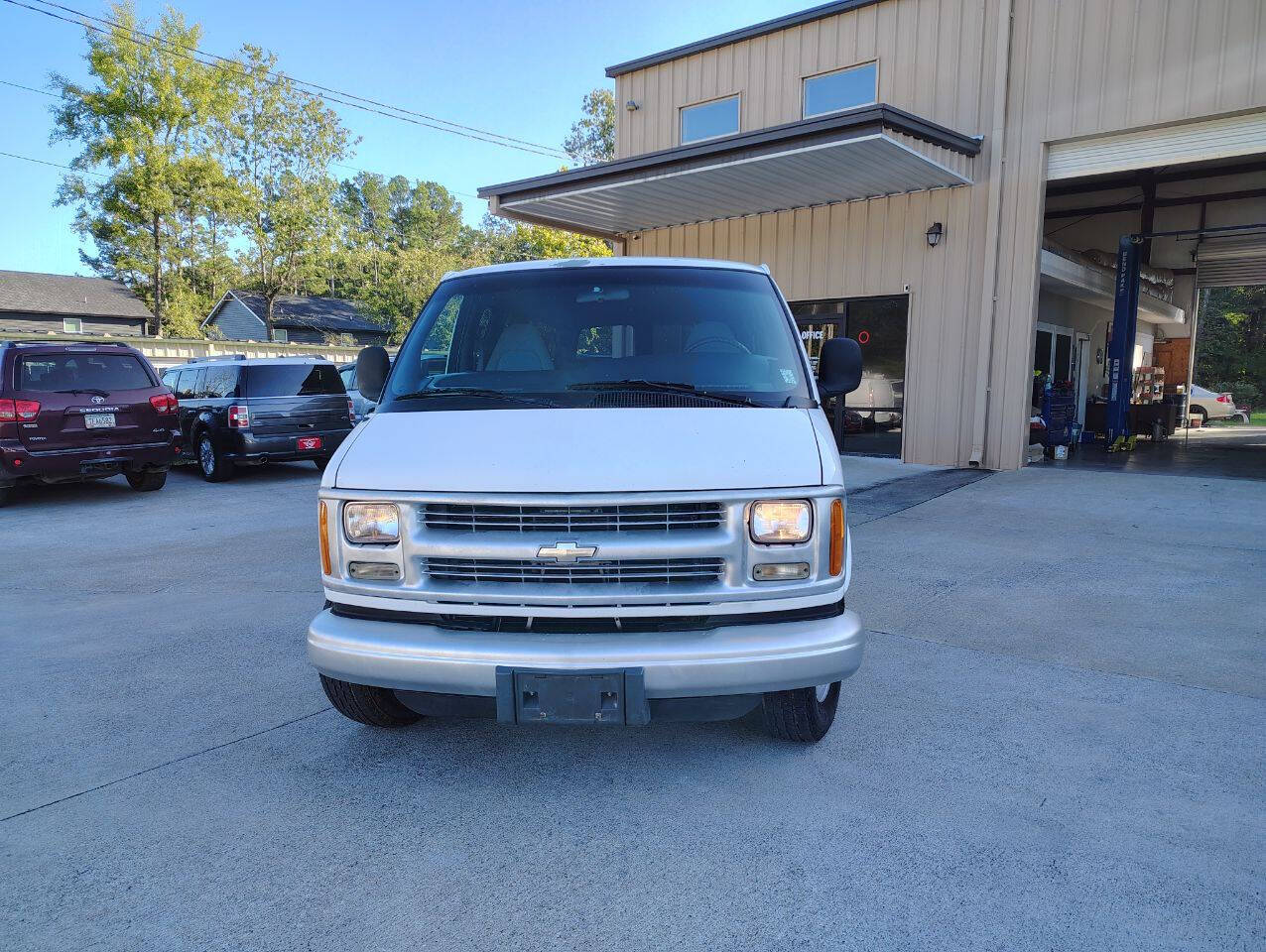 White 2000 Chevrolet Express G3500 3dr G3500 Extended Passenger Van 2