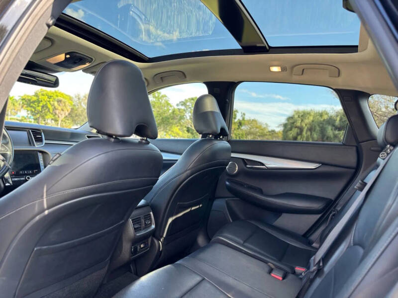 2019 Infiniti QX50 Essential