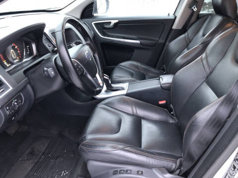 2017 Volvo XC60 T5 Dynamic