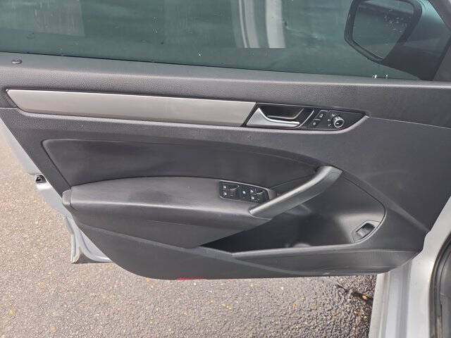 2015 Volkswagen Passat 1.8T Wolfsburg Edition