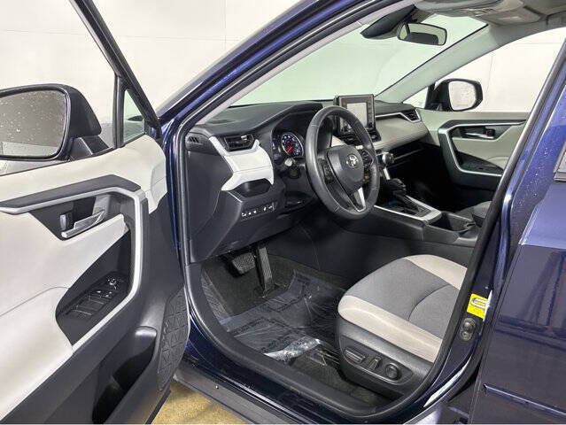 Used 2022 Toyota RAV4 XLE with VIN 2T3P1RFV3NW279143 for sale in Madison, WI