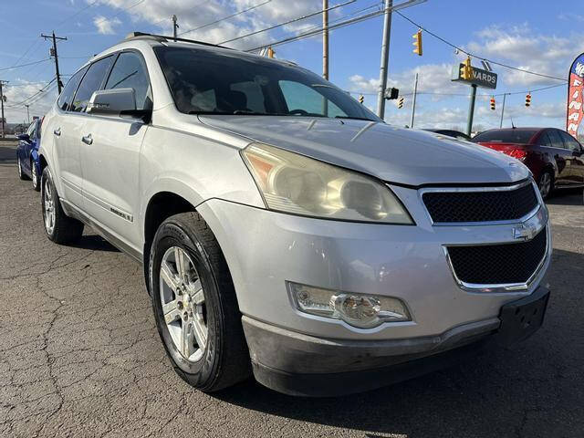 2009 Chevrolet Traverse for sale at Instant Auto Sales in Chillicothe OH