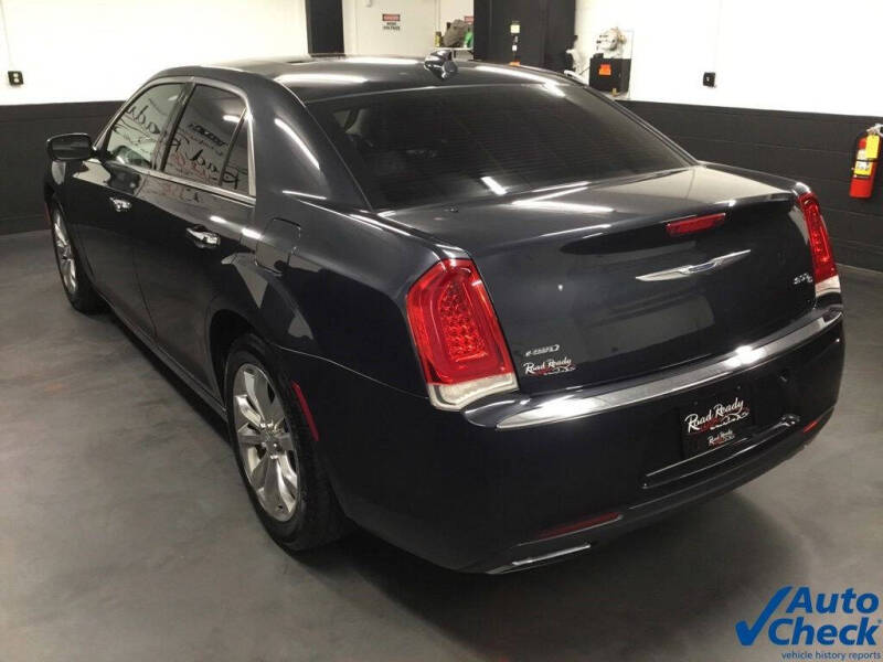 2017 Chrysler 300 C