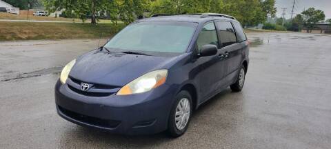 2007 Toyota Sienna for sale at EXPRESS MOTORS in Grandview MO