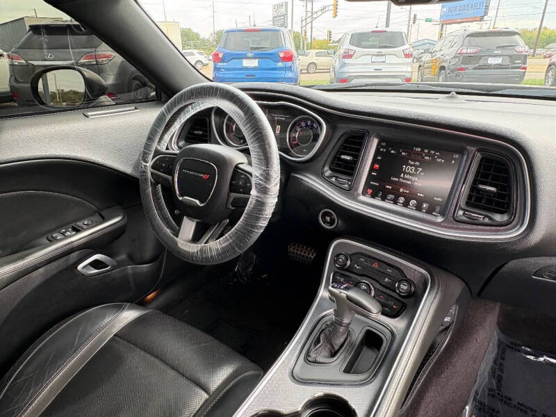 2015 Dodge Challenger SXT Plus